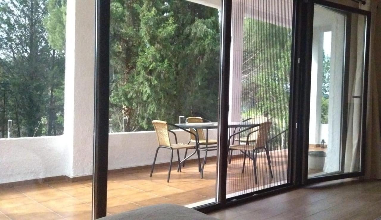 Villa Bonita Casa Blanca En El Bosque. Córdoba Exterior foto